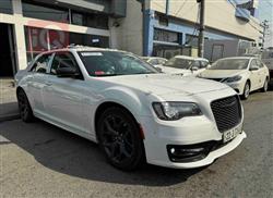 کرایسلەر 300